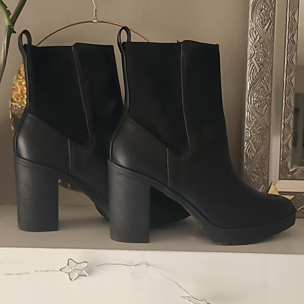 Ankle boots w/3" heel